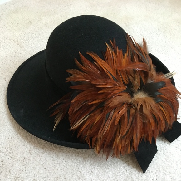 Black feathery hat